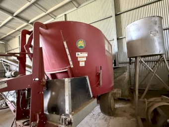 Jay Lor Feed Mixer 4425