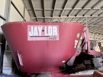 Jay Lor Feed Mixer 4425