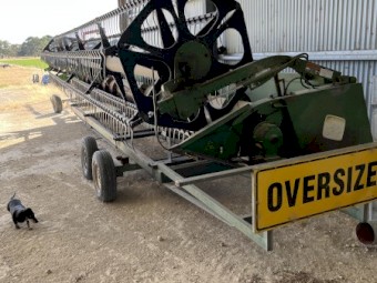 John Deere 9500 Header with Front and Trailer