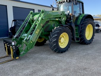 John Deere 6175M Tractor and Kuhn XM2 Offsets and Planter