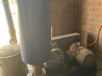 Complete 30 a side Swing Over Dairy with Draft Gate & Vat