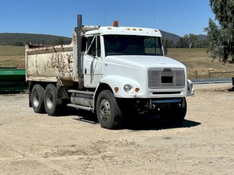 Freightliner fl112 1996 tipper m11 Cummins 13 speed road ranger 