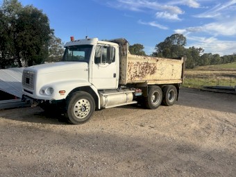Freightliner fl112 1996 tipper m11 Cummins 13 speed road ranger 