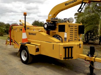 8/2015 VERMEER BC1800XL 170HP COMMERCIAL DIESEL 19" WOOD CHIPPER