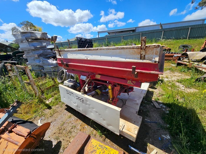 Lely Fertiliser Spreader - Ute Tray Setup