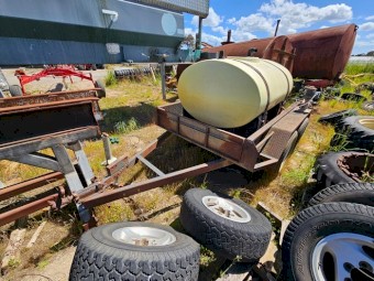 Poly Tank in Tandem Trailer