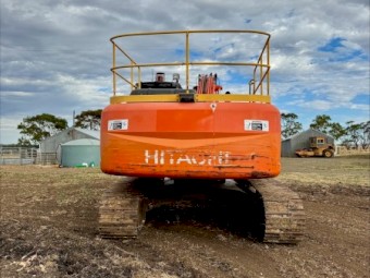 2015 Hitachi ZX240LC-3