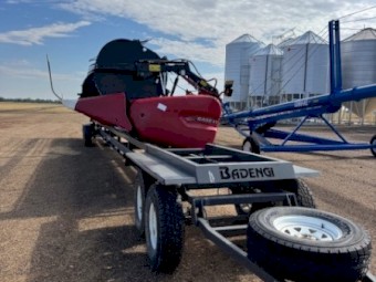 2022 Case IH 4R40 Draper Front and Comb Trailer
