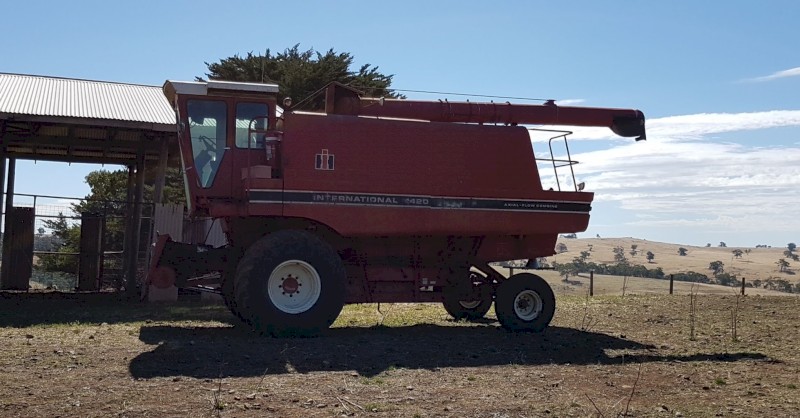Case IH 1420 Harvester