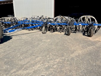 New Holland ST830 (Flexicoil)