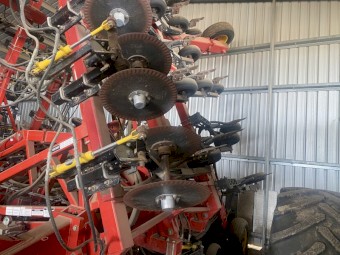 2013 Bourgault 3310 seeder bar 
