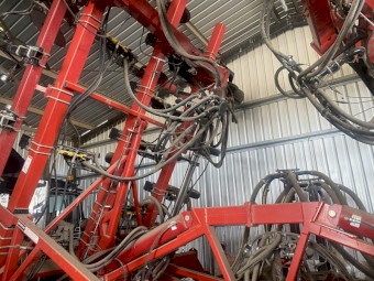 2013 Bourgault 3310 seeder bar 