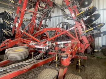 2013 Bourgault 3310 seeder bar 