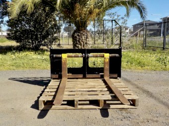 2022 DIGGA HEAVY DUTY SKID STEER PALLET FORK/FORKLIFT ATTACHMENT