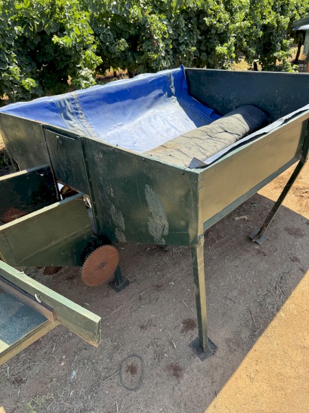 Fruit hopper washer sizer