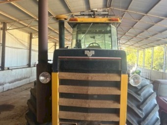 Versatile 876 Tractor