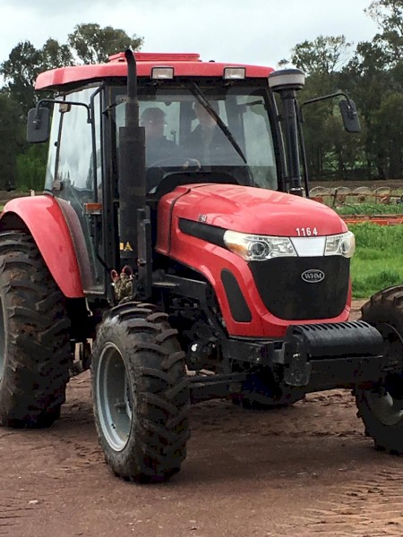 2016 WHM1164 tractor
