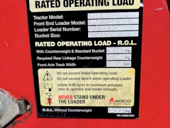 Massey Ferguson loader 926 x 