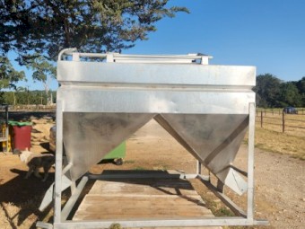 Leske Ute mounted feed out silo bin