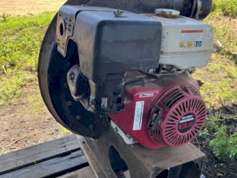 woolshed sheep poo vacuum sucker
