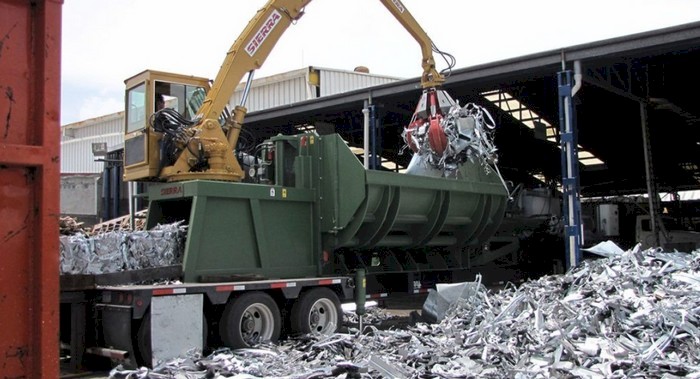 Sierra 4200 Scrap Metal Bale Press