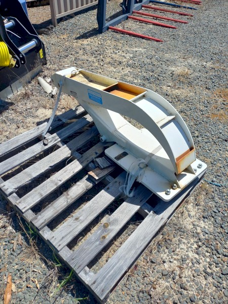 EASTWEST ENGINEERING Log Grab Attachment