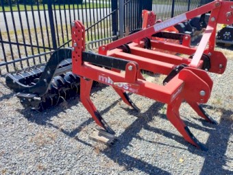 MINOS 5 TINE CHISEL PLOUGH WITH PACKER ROLLER