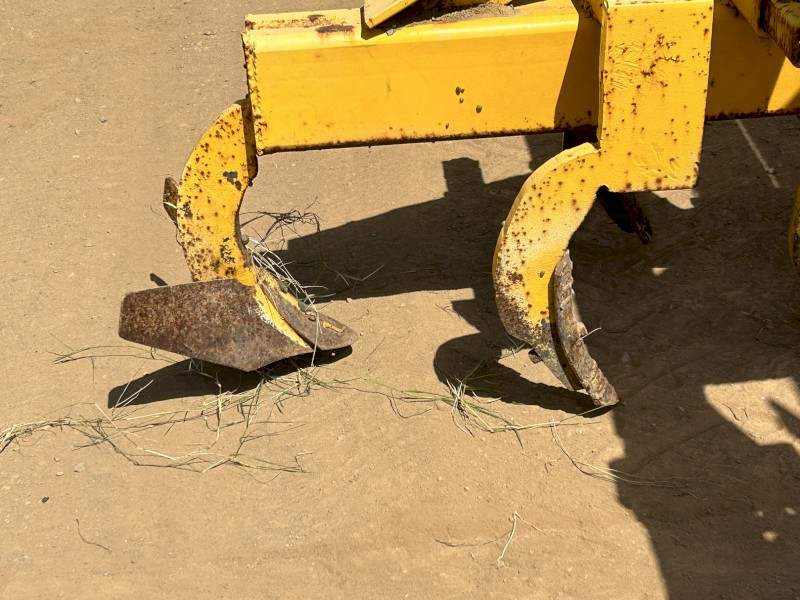 Inter row cultivator 