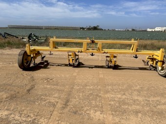 Inter row cultivator 