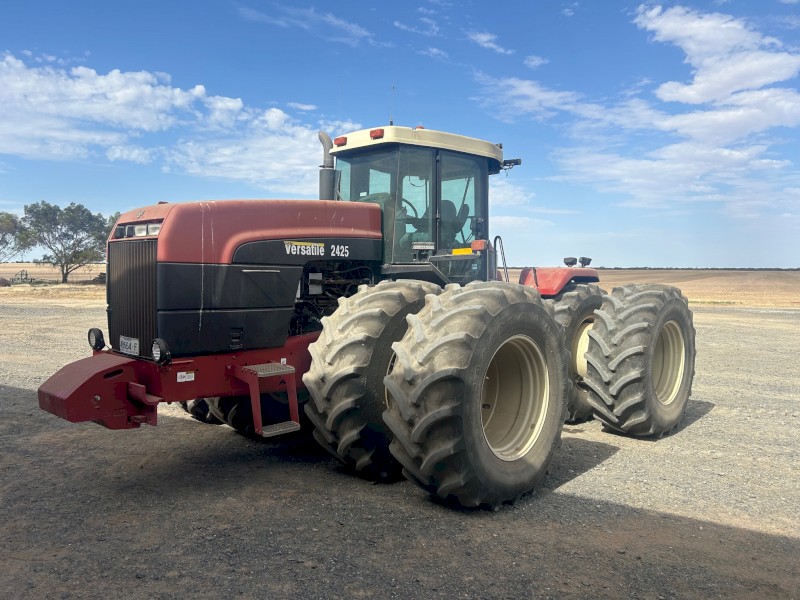 Versatile 2425 Buhler Tractor