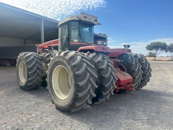 Versatile 2425 Buhler Tractor