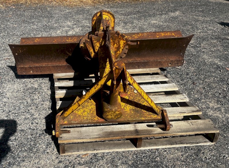 McKay Port Multi 6ft Heavy Duty 3 Way Tractor Grader Blade