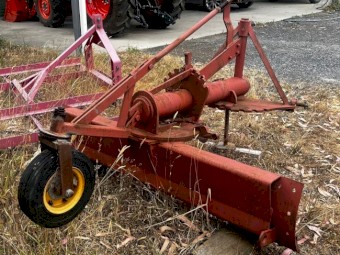 McKay Port Multi Heavy Duty 6ft Tractor Grader Blade w/ Wheel kit