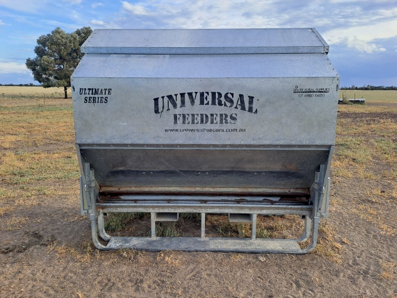 Universal feeders