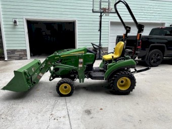2019 John Deere 1023E Tractor Loader