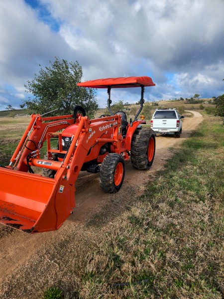 Kubota MX5200 HST Tractor - Dry Hire