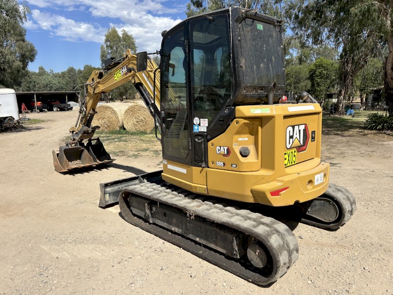 2024 cat 305 excavator 445 hrs mine spec  excellent condition 