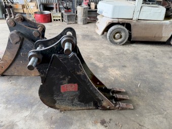Trenching 300mm GP bucket