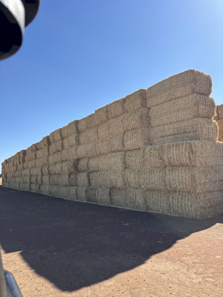 Wheaten Straw 540kg 8x4x3 bales
