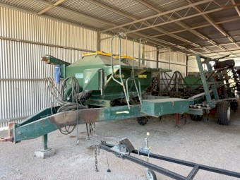 Janke 25ft Airseeder & Simplicity 2660 Cart