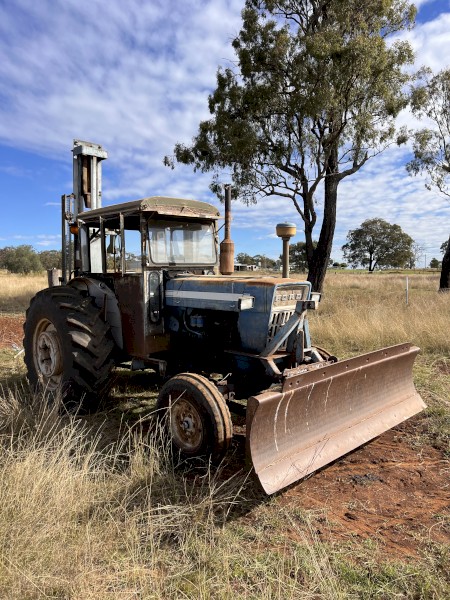 FORD 5000 w/Hydrualic Front Blade upgrade motor