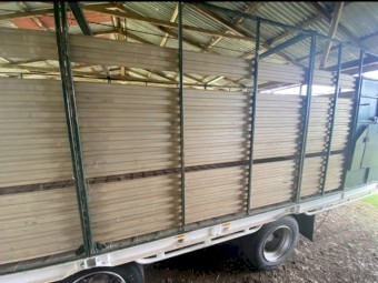 Strasburg Cattle Crate approx 6m x 2.4m