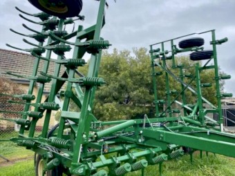 John Shearer 5-160 Cultivator Seeder Bar