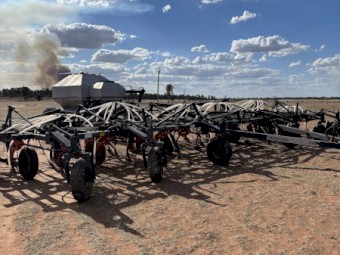 Flexicoil 820 Bar with 2320 Air Cart