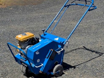 Crommlins Bluebird Lawn Aerator - 19