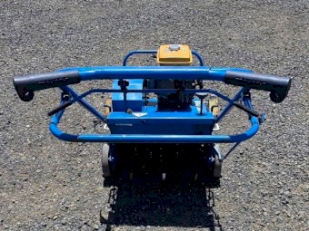 Crommlins Bluebird Lawn Aerator - 19" Lawn Corer