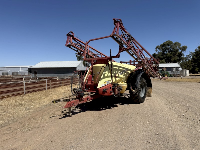 2012 Hardi Navigator 3000L Boom Spray