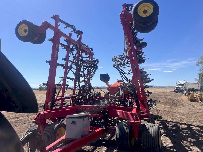 Seedhawk 1220 Bar with Horwood Bagshaw 6000 Air Cart