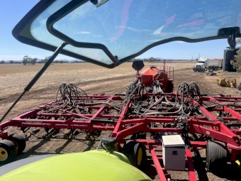 Seedhawk 1220 Bar with Horwood Bagshaw 6000 Air Cart