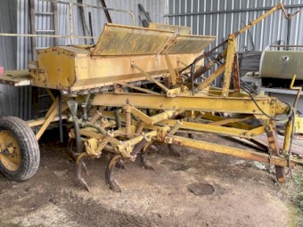 Connor Shea 18 row Trailing Seeder